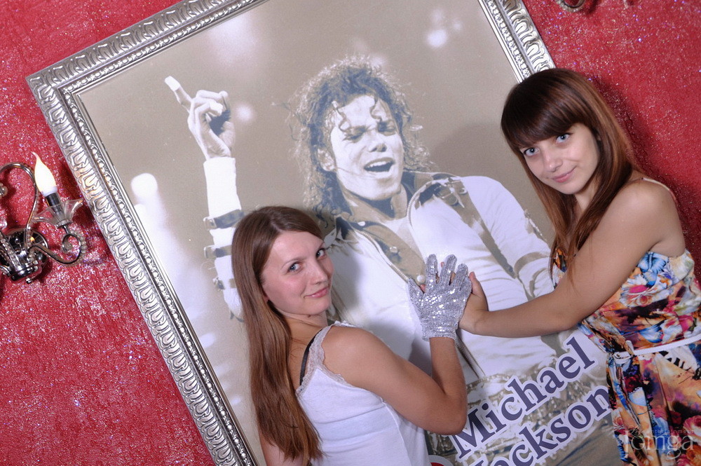 Фотография с Майкл Джексон пати в Опера