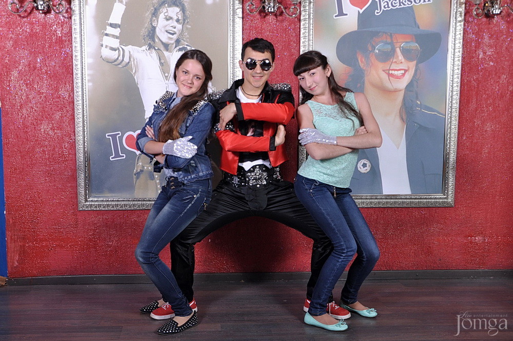 Фотография с Майкл Джексон пати в Опера