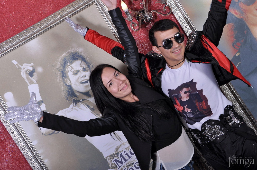 Фотография с Майкл Джексон пати в Опера