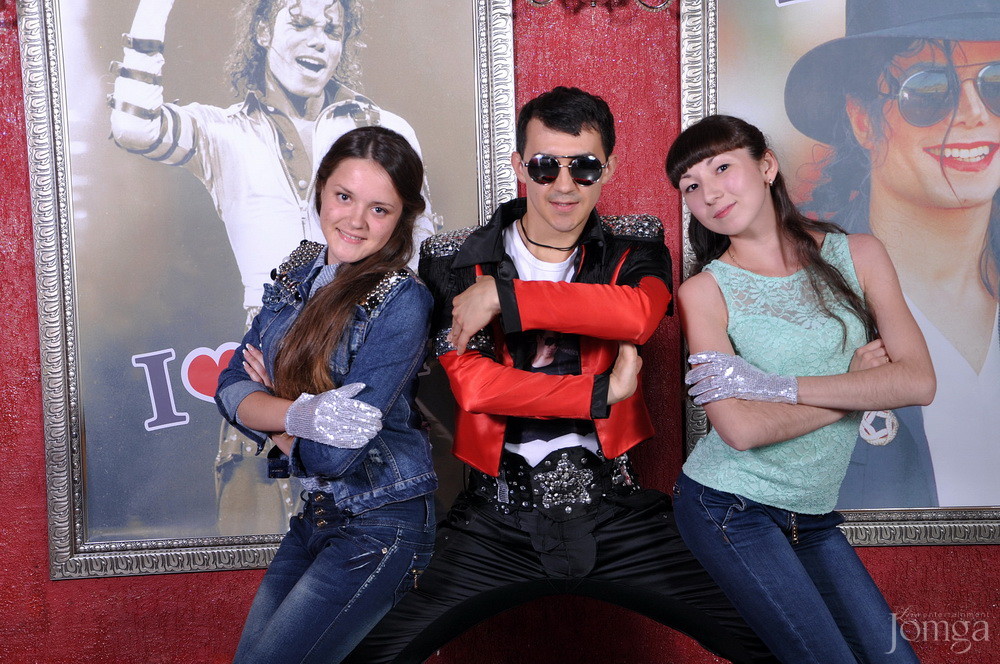 Фотография с Майкл Джексон пати в Опера