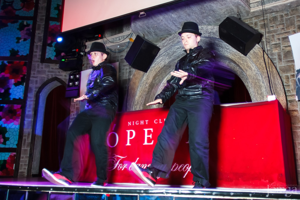 Фотография с Майкл Джексон пати в Опера