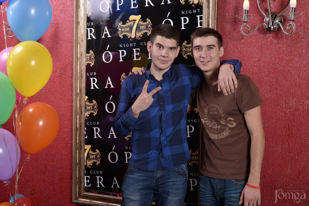 Фотография с Нам 7 лет! в Опера