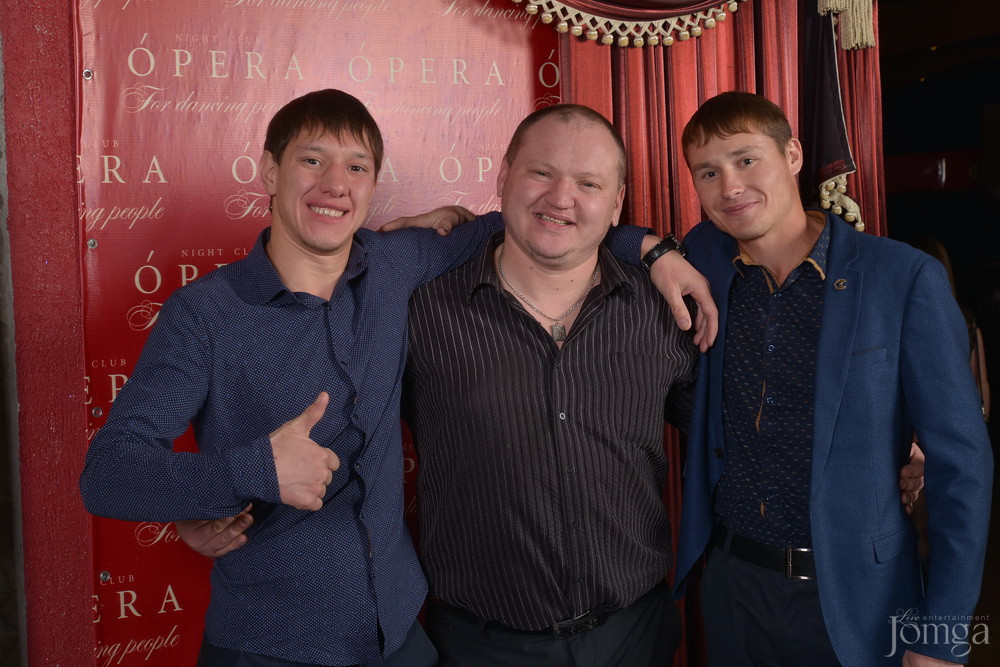 Фотография с Нам 8 лет! в Опера