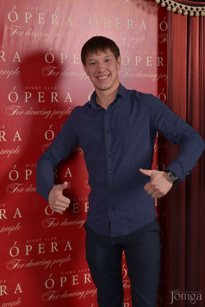 Фотография с Нам 8 лет! в Опера