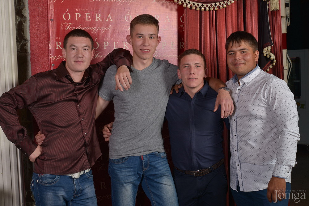 Фотография с Нам 8 лет! в Опера