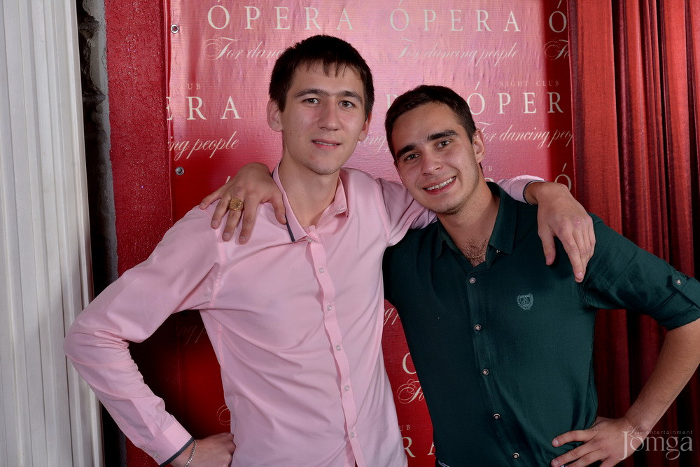 Фотография с Нам 8 лет! в Опера