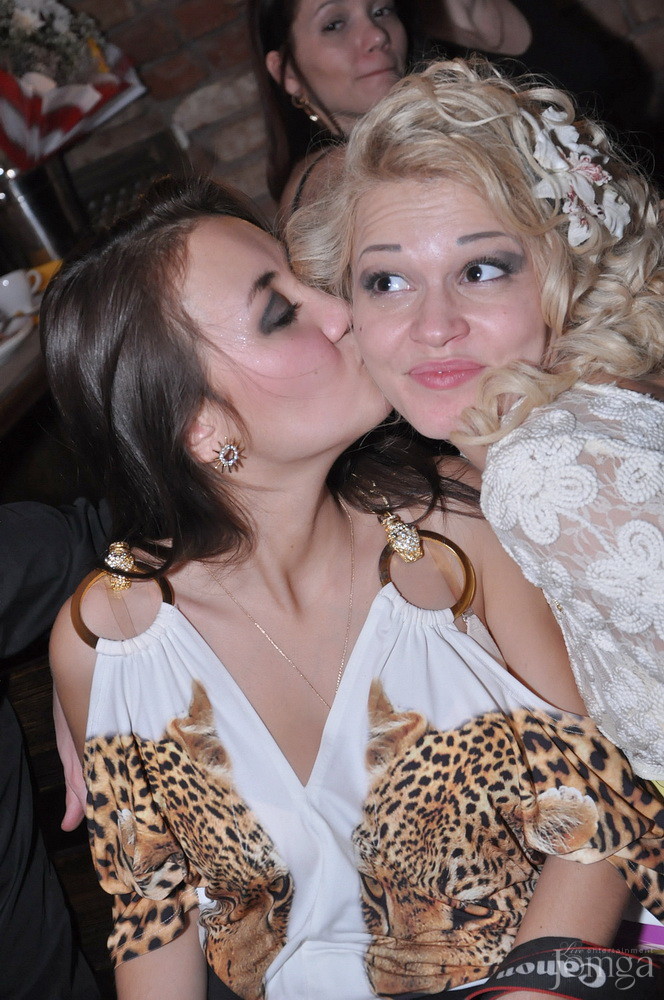 Фотография с 8 марта в Помегранат