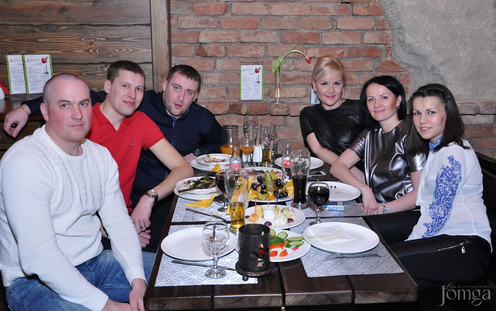 Фотография с 8 марта в Помегранат