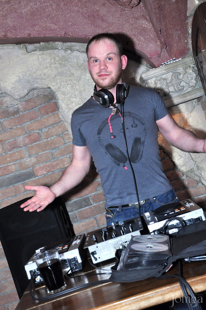 Фотография с 8 марта в Помегранат