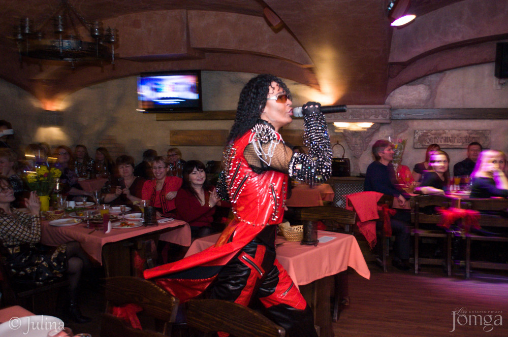 Фотография с Шоу двойников в Помегранат