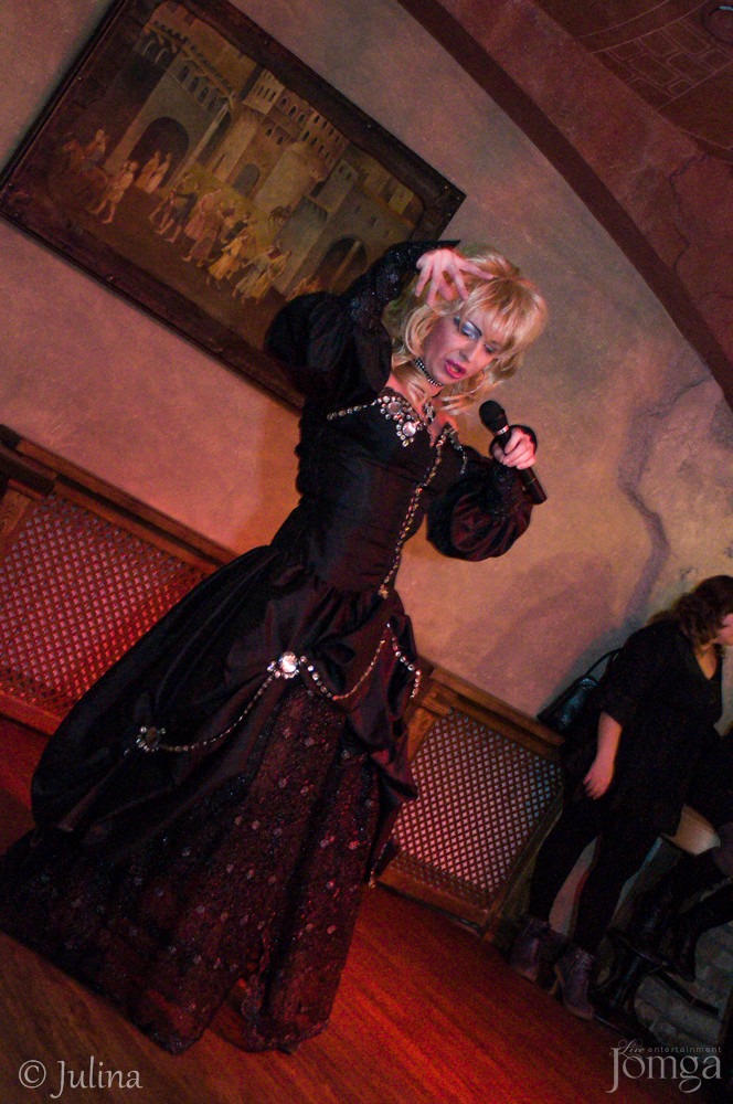 Фотография с Шоу двойников в Помегранат