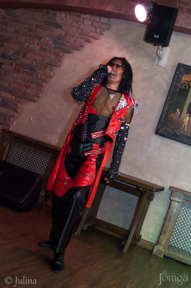 Фотография с Шоу двойников в Помегранат