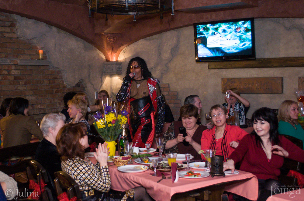 Фотография с Шоу двойников в Помегранат