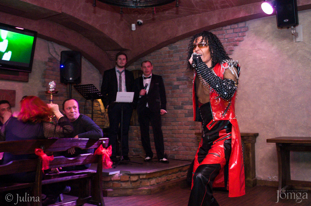 Фотография с Шоу двойников в Помегранат