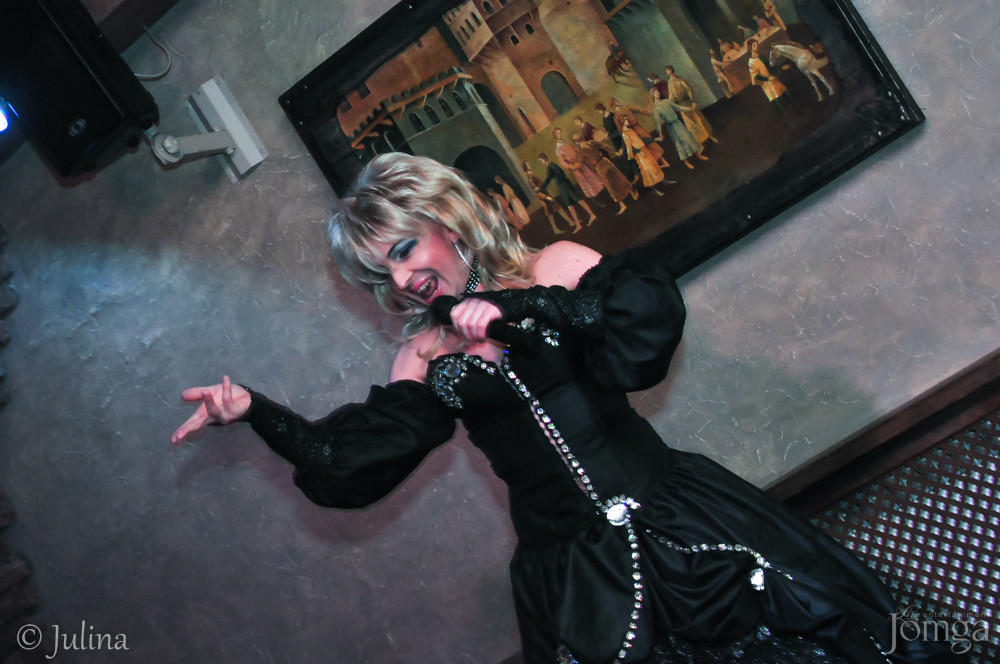 Фотография с Шоу двойников в Помегранат