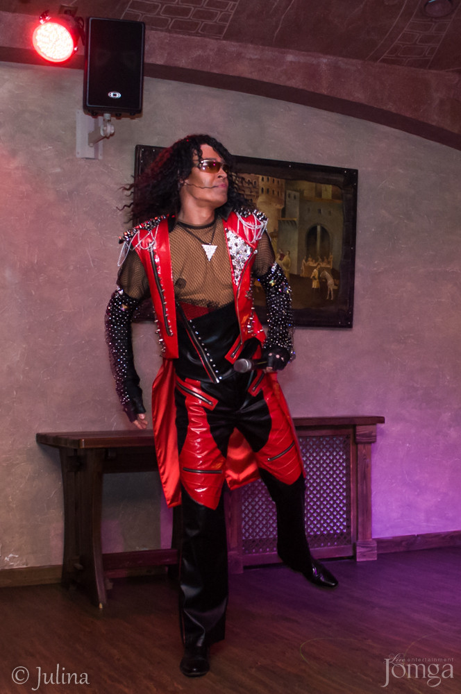 Фотография с Шоу двойников в Помегранат