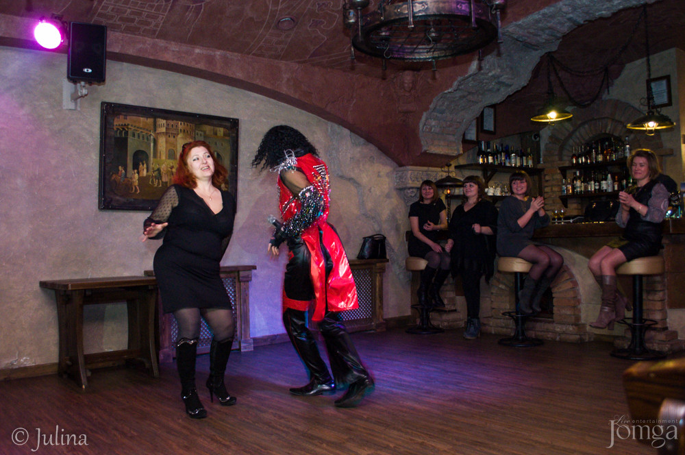 Фотография с Шоу двойников в Помегранат