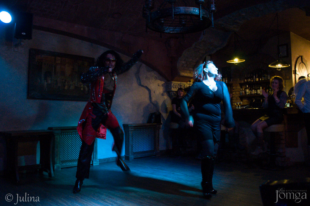 Фотография с Шоу двойников в Помегранат