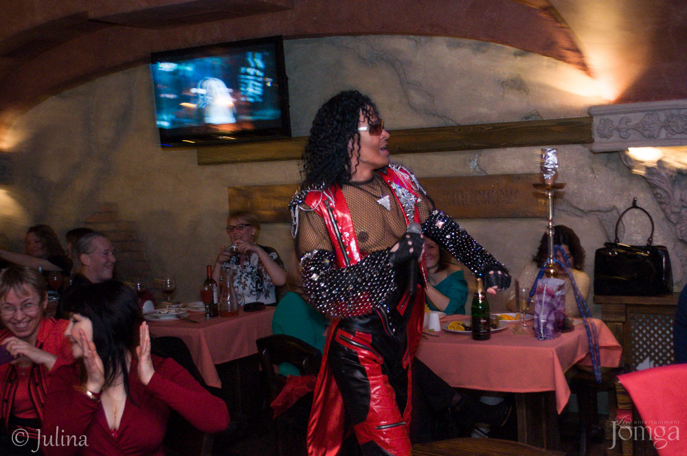 Фотография с Шоу двойников в Помегранат