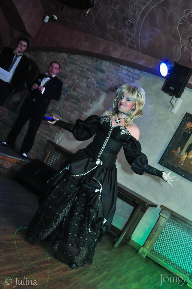 Фотография с Шоу двойников в Помегранат