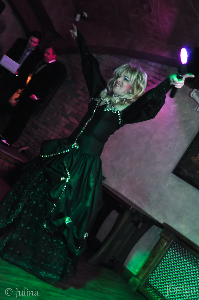 Фотография с Шоу двойников в Помегранат