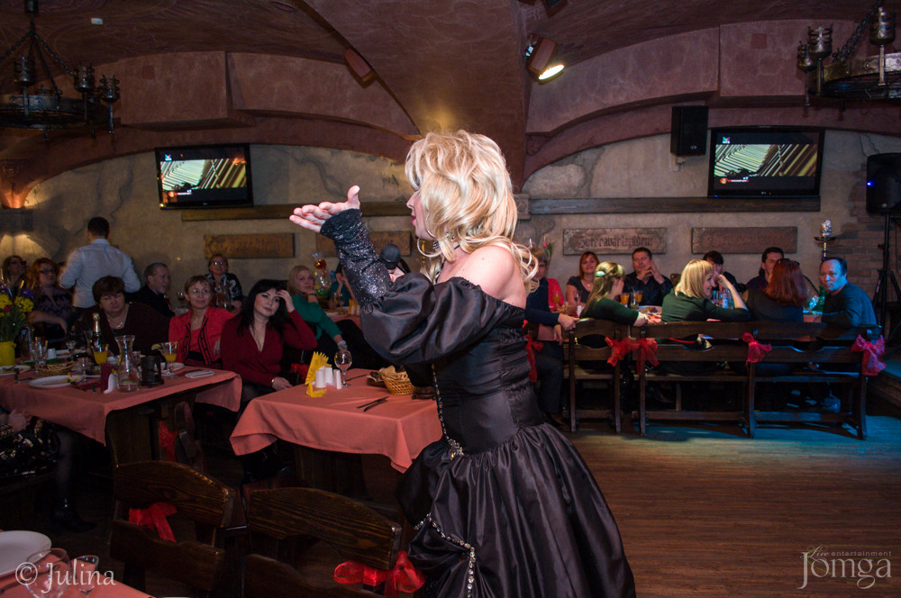 Фотография с Шоу двойников в Помегранат