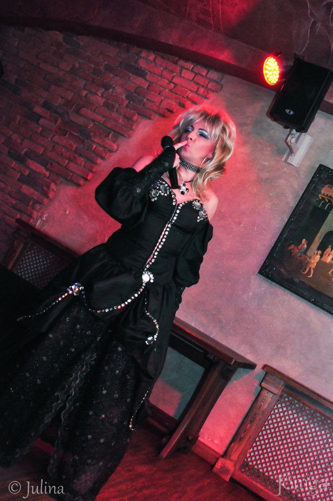 Фотография с Шоу двойников в Помегранат