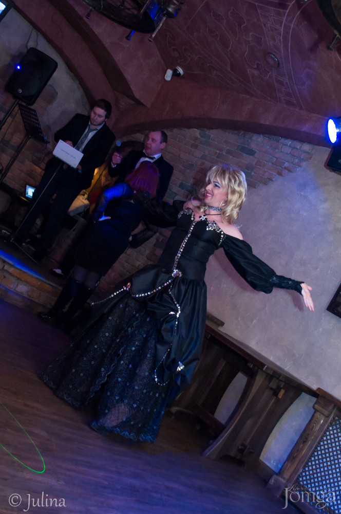 Фотография с Шоу двойников в Помегранат