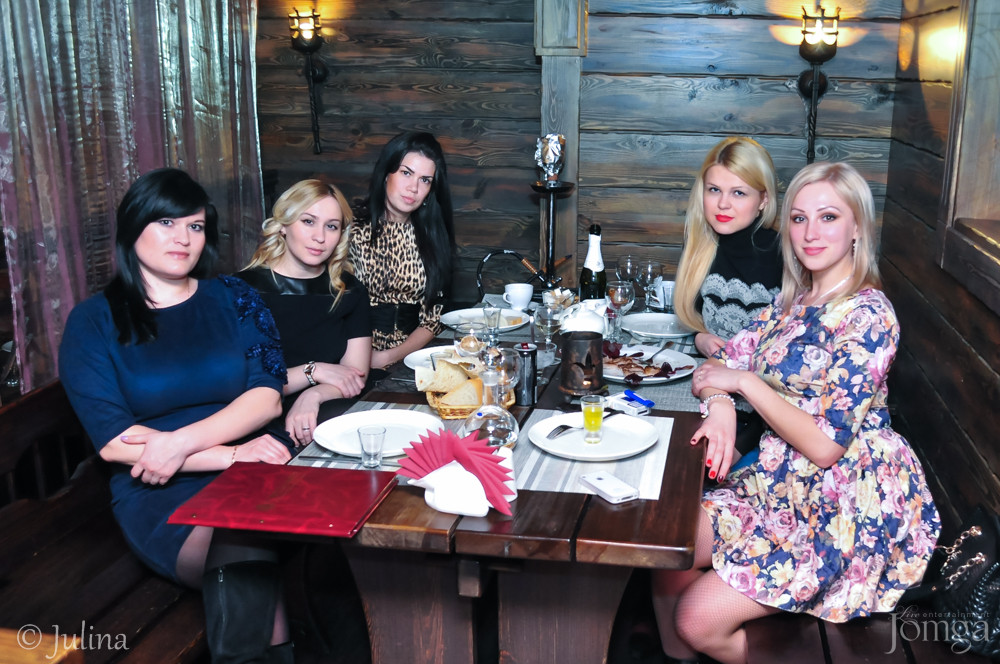 Фотография с Шоу двойников в Помегранат