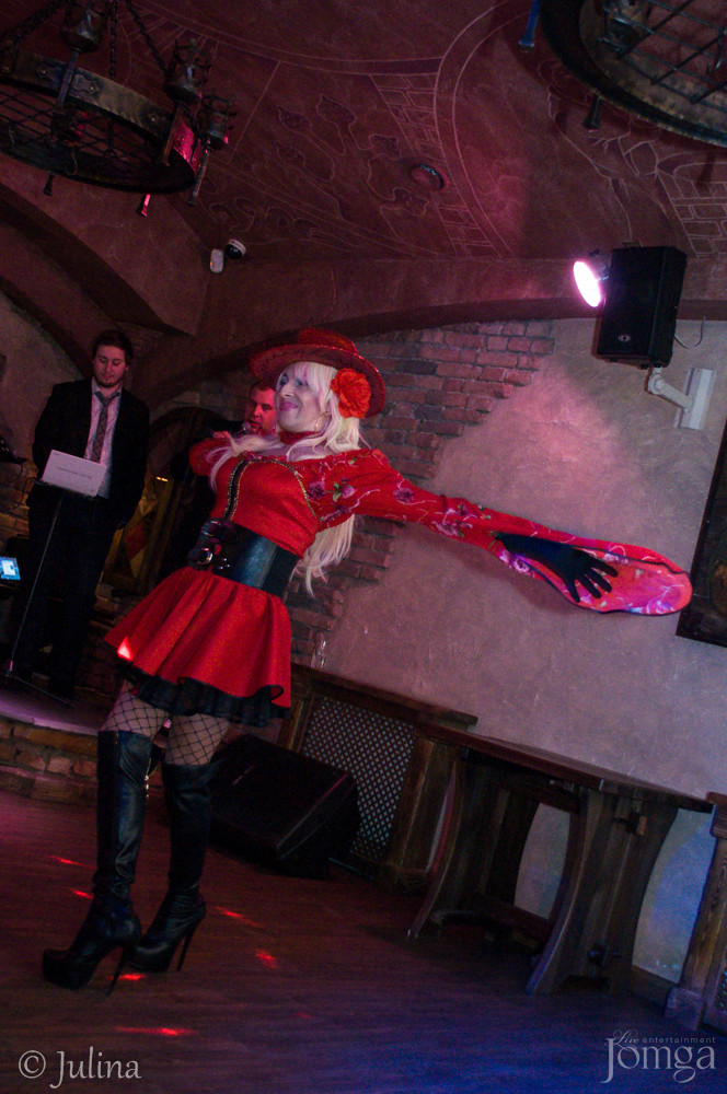 Фотография с Шоу двойников в Помегранат