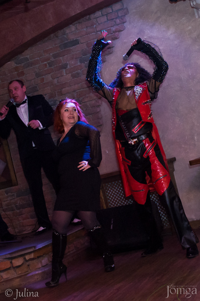 Фотография с Шоу двойников в Помегранат