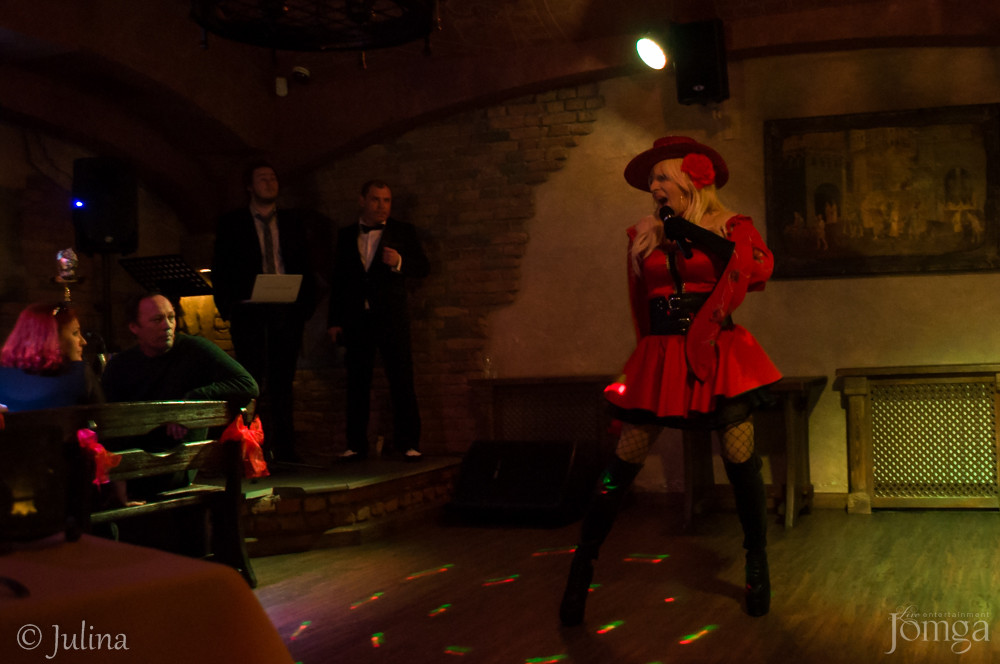 Фотография с Шоу двойников в Помегранат