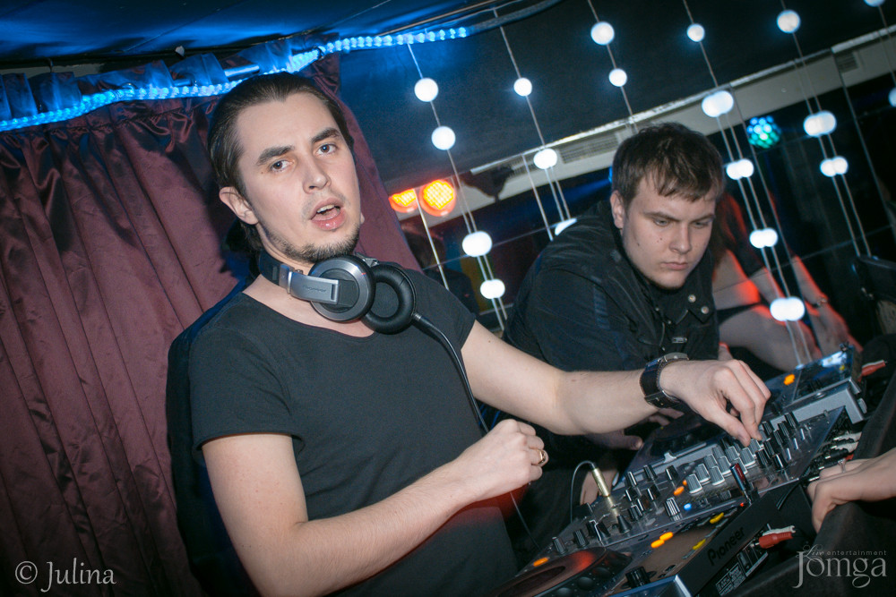 Фотография с Dj NIKI STOUN, DJ ARNESSI  в СТ КЛАБ 