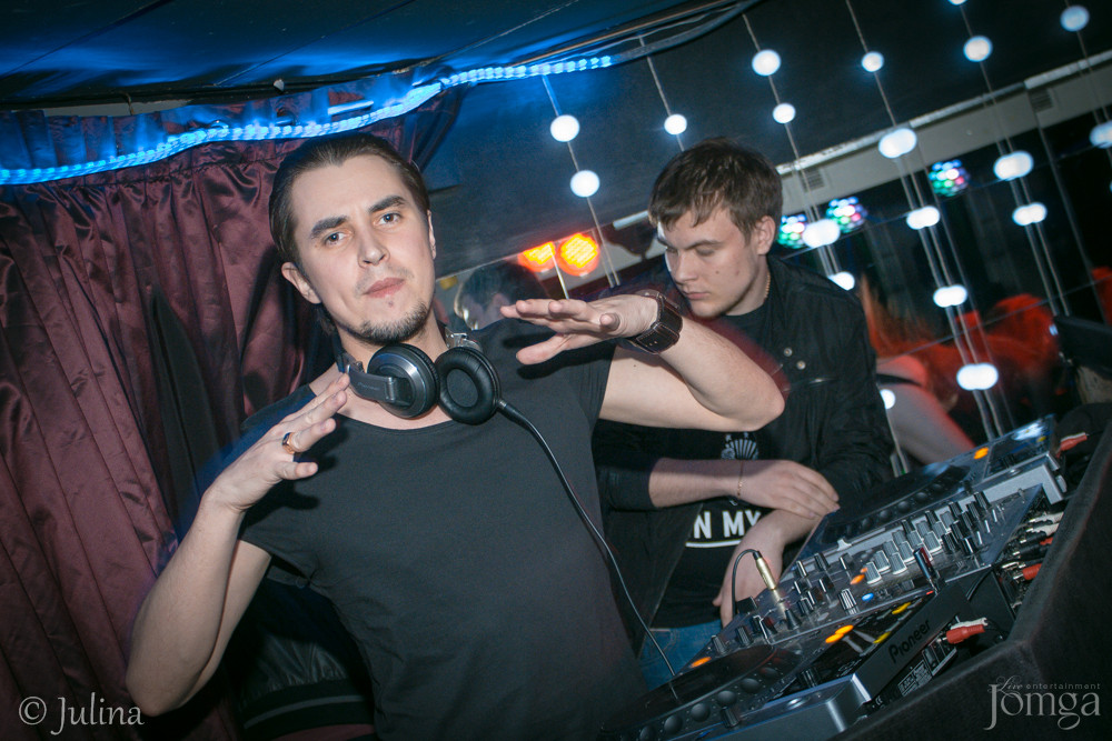 Фотография с Dj NIKI STOUN, DJ ARNESSI  в СТ КЛАБ 