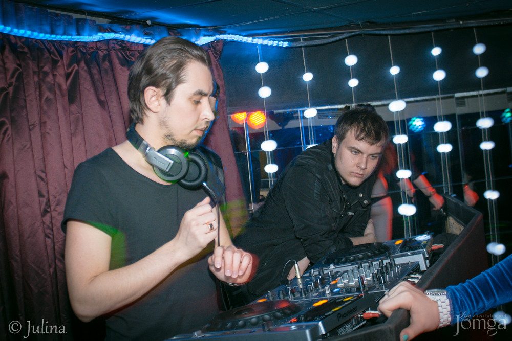 Фотография с Dj NIKI STOUN, DJ ARNESSI  в СТ КЛАБ 