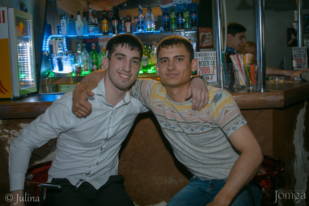 Фотография с Dj NIKI STOUN, DJ ARNESSI  в СТ КЛАБ 