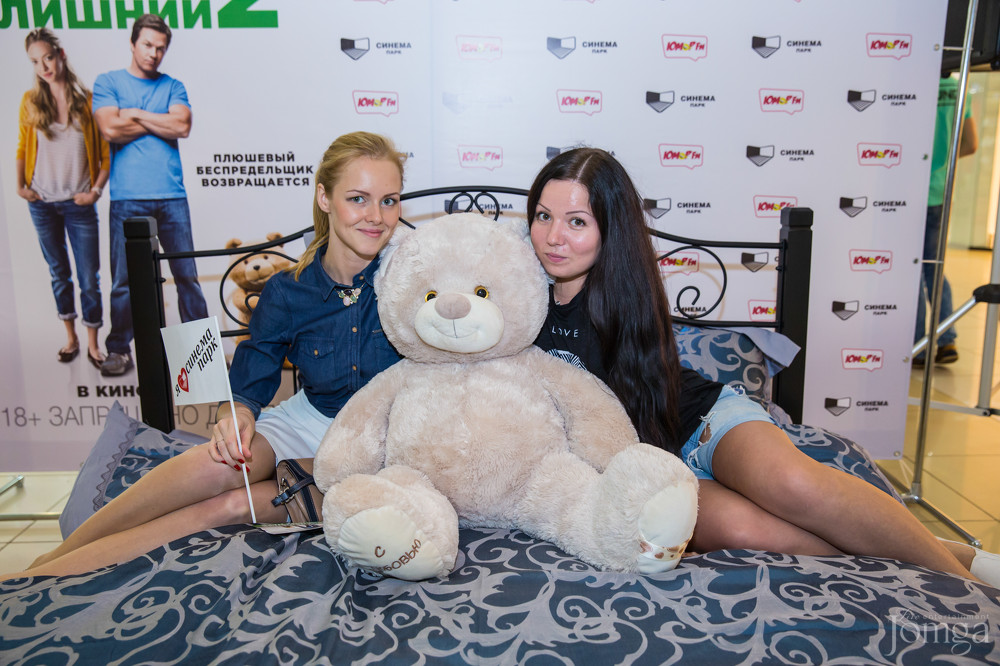 Фотография с Фотоотчет с премьерного показа Третий Лишний 2 в Синема Парк